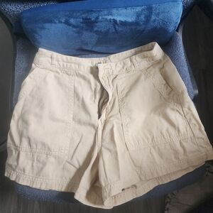 Universal Thread Cream Women's Shorts
